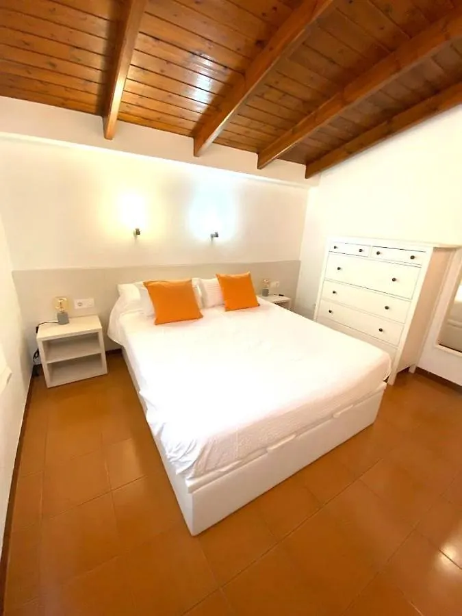 Private Apartments Cala Canyelles 滨海略雷特