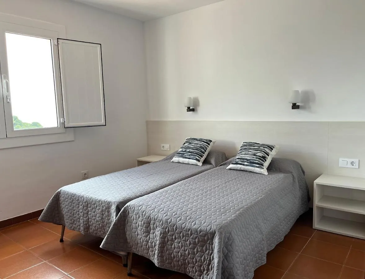 Private Apartments Cala Canyelles 滨海略雷特