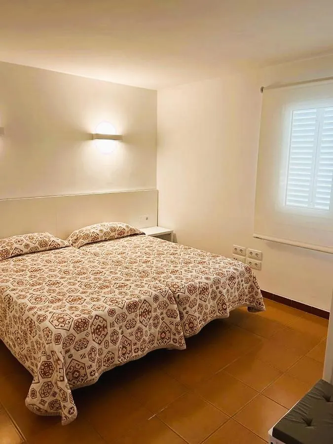 Private Apartments Cala Canyelles 滨海略雷特